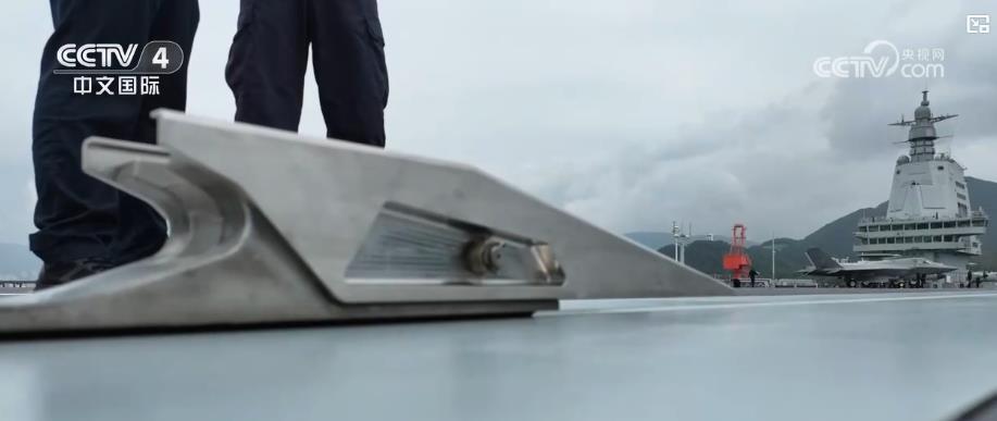 大国重器砺剑深蓝 福建舰首次海上训练彰显硬核实力