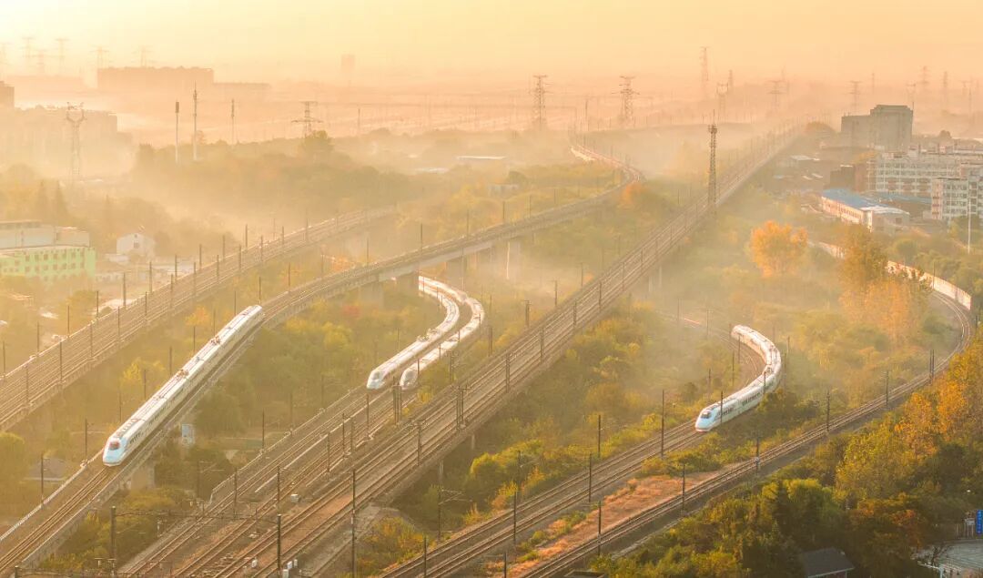 沪渝蓉沿江高铁武宜段正式开通！