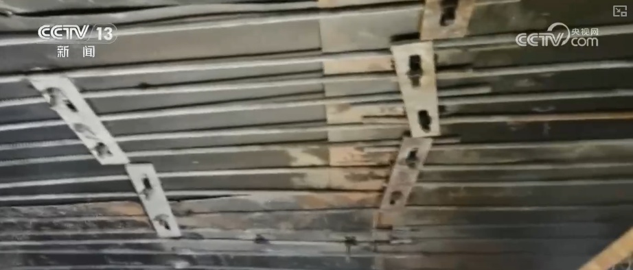 建设者啃下“硬骨头”书写新的世界第一 打通天山为南疆北疆经济发展插上腾飞“翅膀”