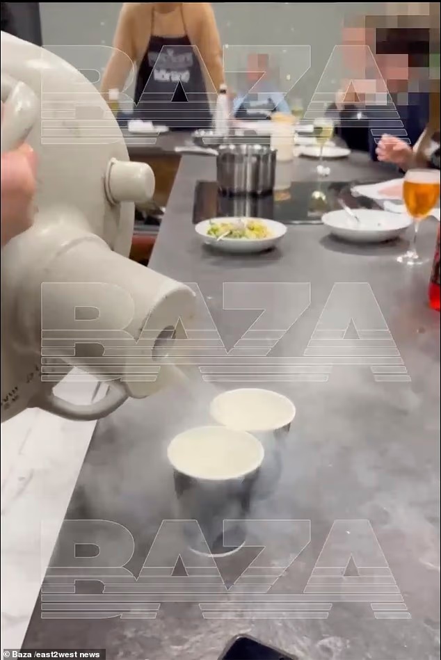 俄罗斯男子派对上喝液氮鸡尾酒，胃部瞬间撑爆当场倒地，医生提醒