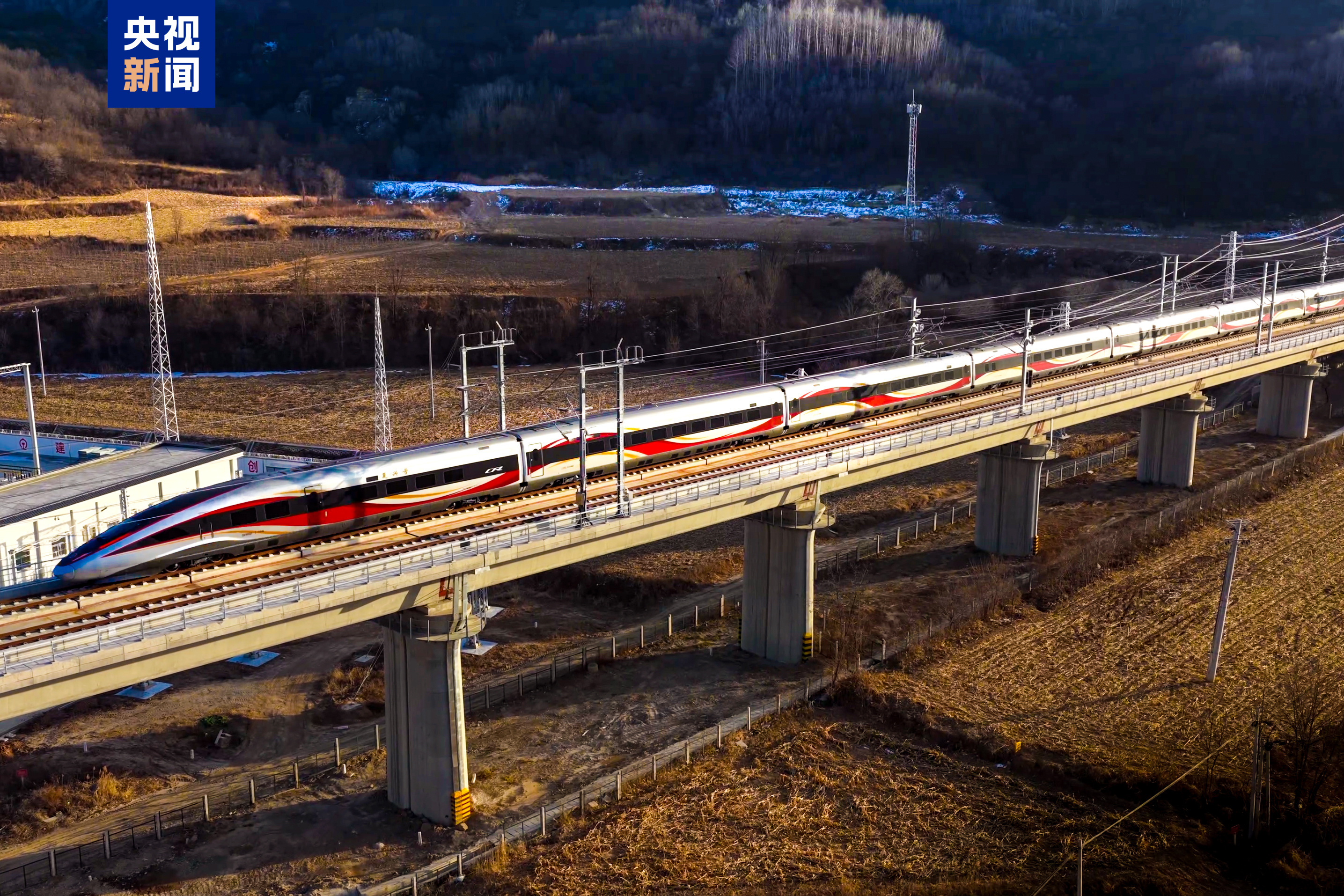 西延高铁开通运营 我国高铁里程突破5万公里