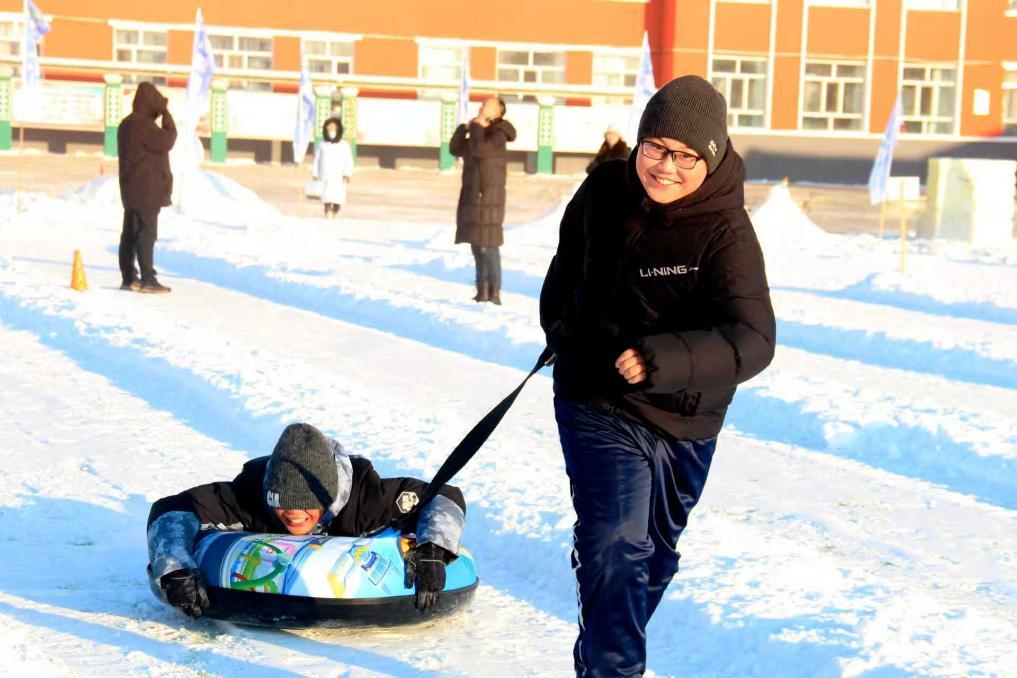 父母没“雪假”，孩子怎么玩？
