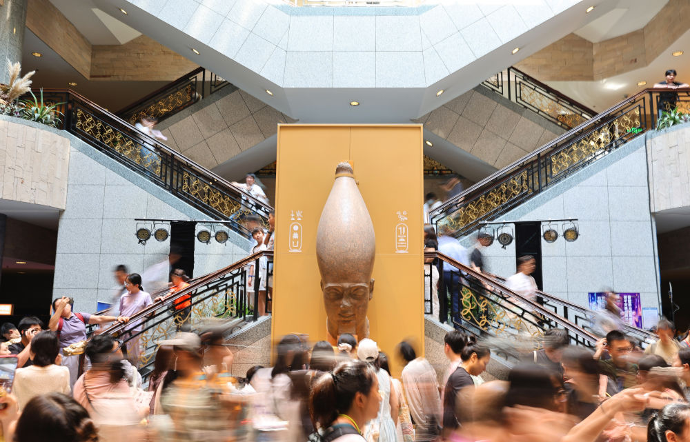 新华视点·2025年度盘点｜赛事、影视、演唱会……今年你跟着什么去旅行？