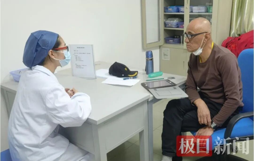 体魄强健的靳大爷，为啥在医学院“装病”21年？