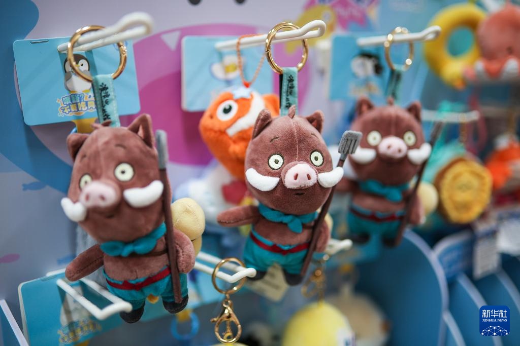 新华社出图·年度记忆丨国风浩荡 国潮破圈