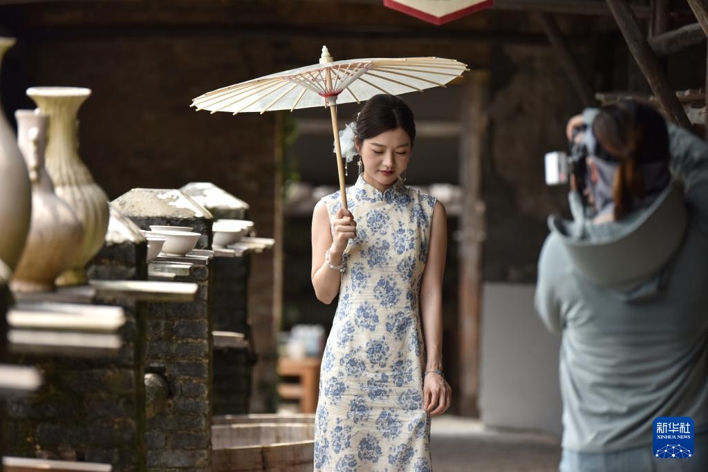 新华社出图·年度记忆丨国风浩荡 国潮破圈