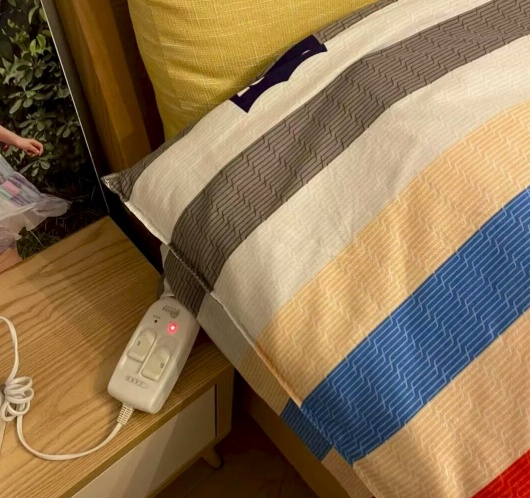 电热毯别开整夜 当心“烙”出烫伤