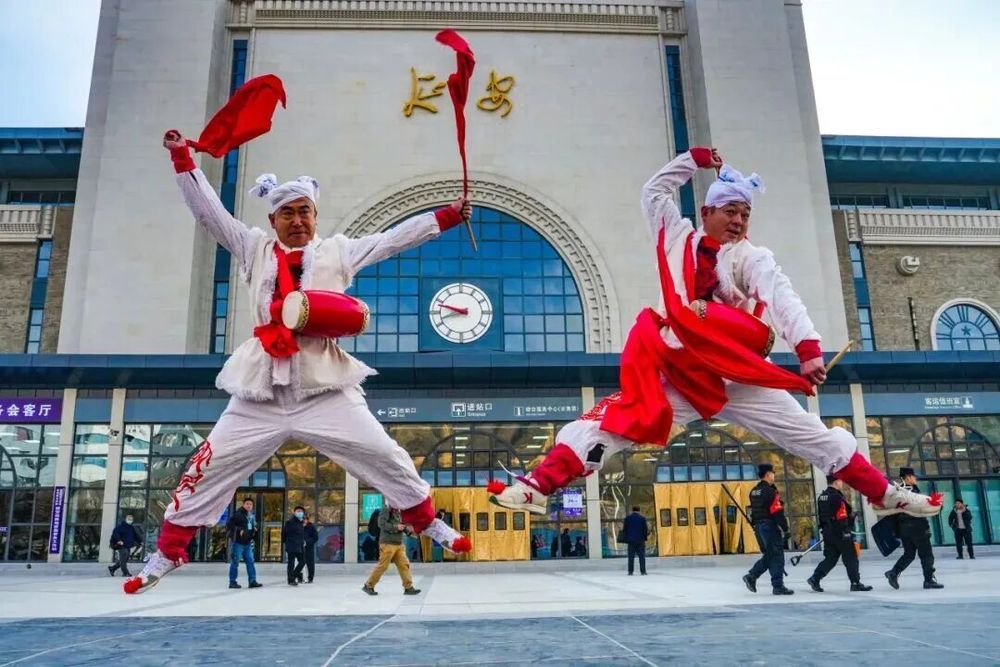 走！坐高铁，到延安去！