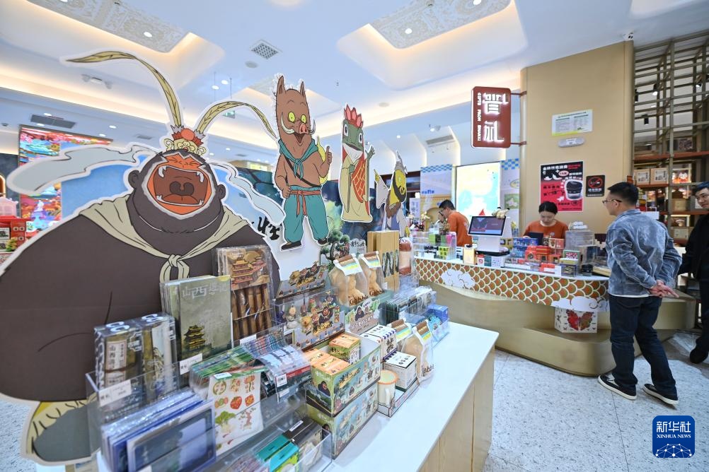 新华社出图·年度记忆丨国风浩荡 国潮破圈