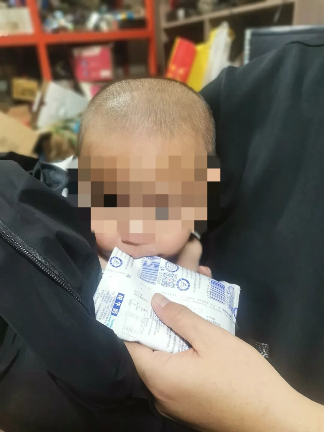 2岁“萌娃”溜出家门，一群“守护者”暖心接力……