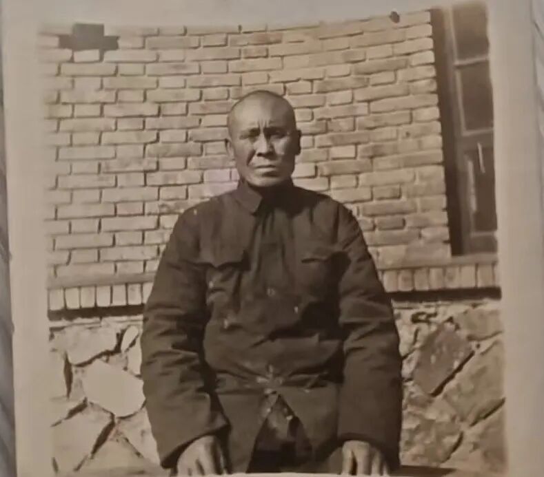 21岁女孩为103岁太爷爷写书，找回祖辈的青春与爱情