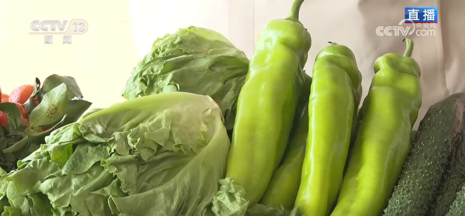 节前“菜篮子”“果盘子”货足价稳 消费市场供需两旺活力足