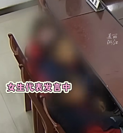 七名小学生吵架来到派出所“评理”，结局没想到……