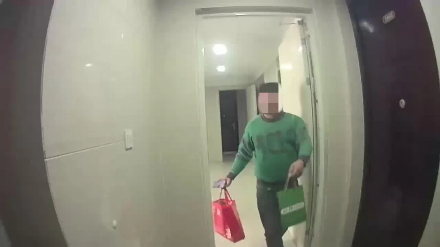 上海警方：多名来沪人员窜至居民小区，已被抓获！家门口出现这种袋子，千万小心→