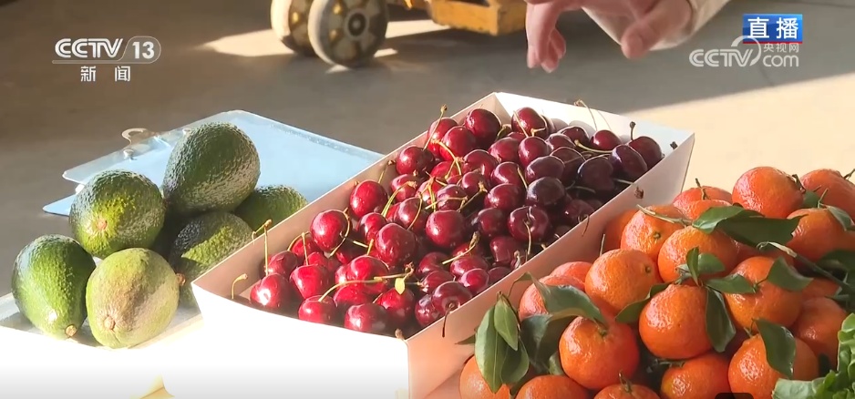 节前“菜篮子”“果盘子”货足价稳 消费市场供需两旺活力足