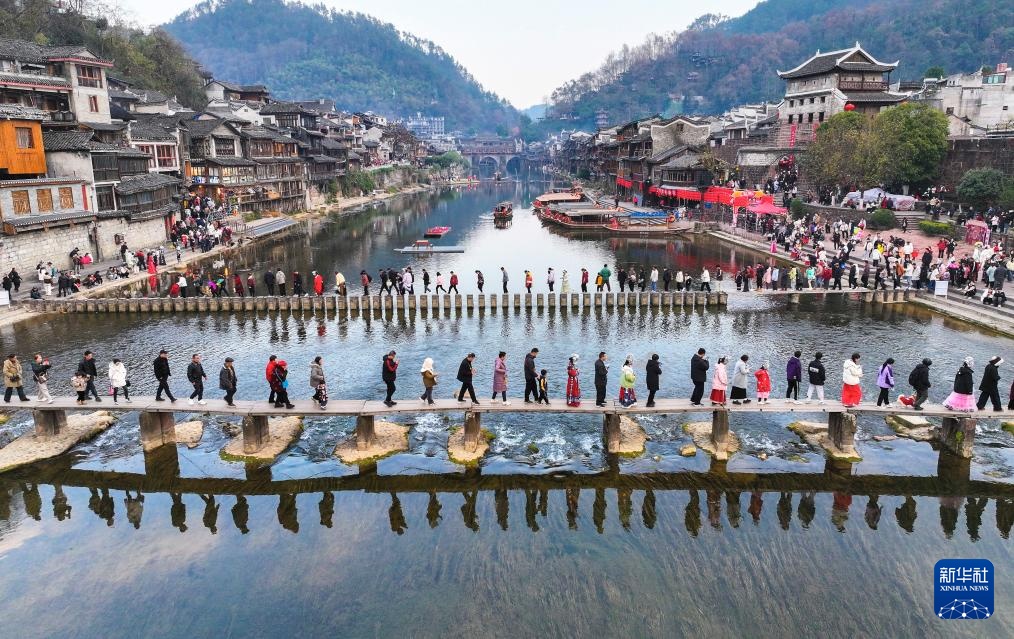 新华社出图·年度记忆丨国风浩荡 国潮破圈