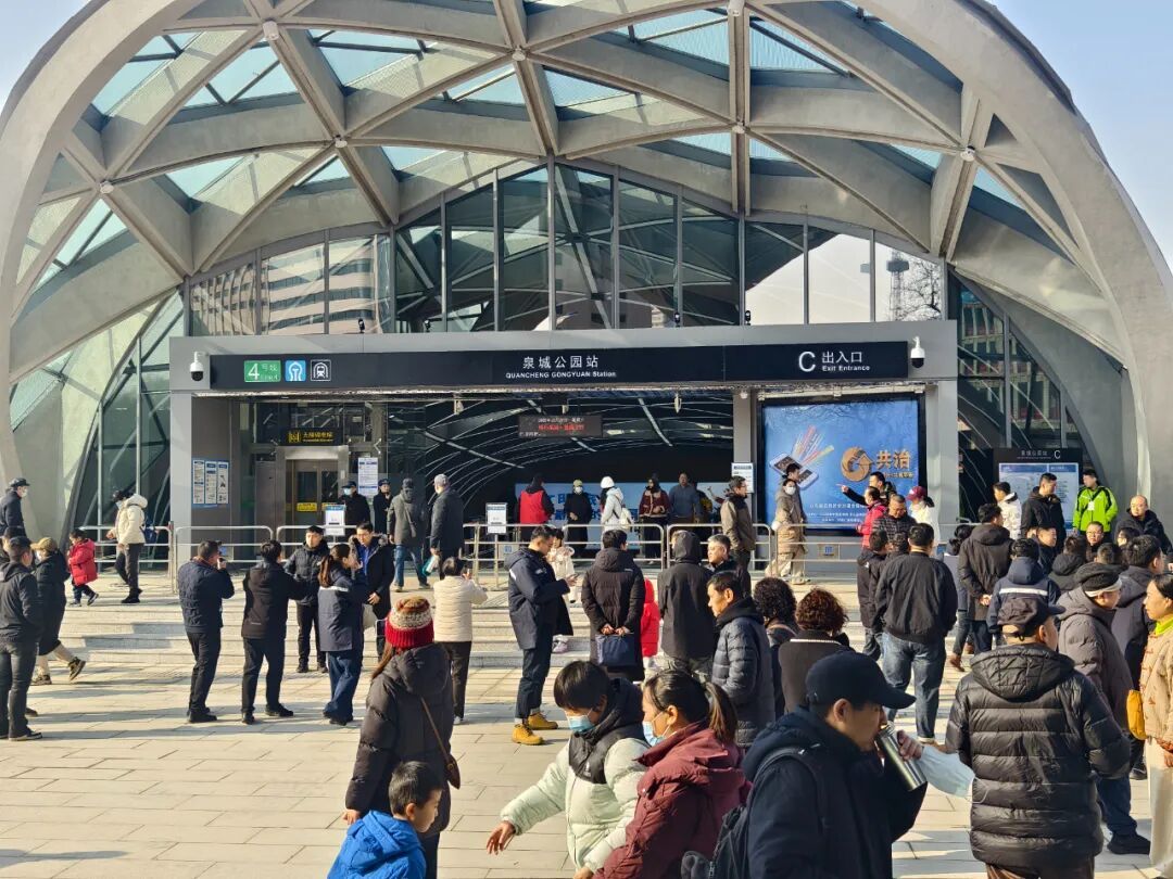 “再也不用担心堵车了！”三线齐发畅游泉城！济南地铁新线开通点燃市民出行热情