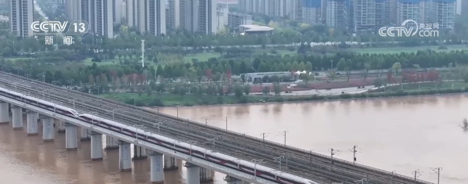 解锁陕北出行新方式 红色老区迈入高铁时代