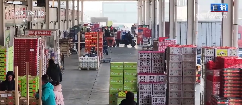 节前“菜篮子”“果盘子”货足价稳 消费市场供需两旺活力足