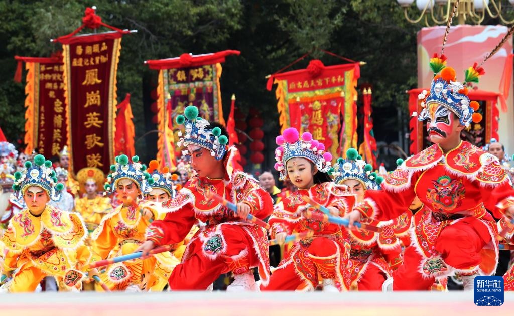 新华社出图·年度记忆丨国风浩荡 国潮破圈