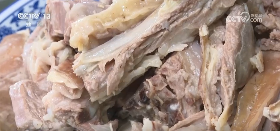 各地特色活动精彩纷呈 “非遗民俗+文旅消费”拉满节日氛围感