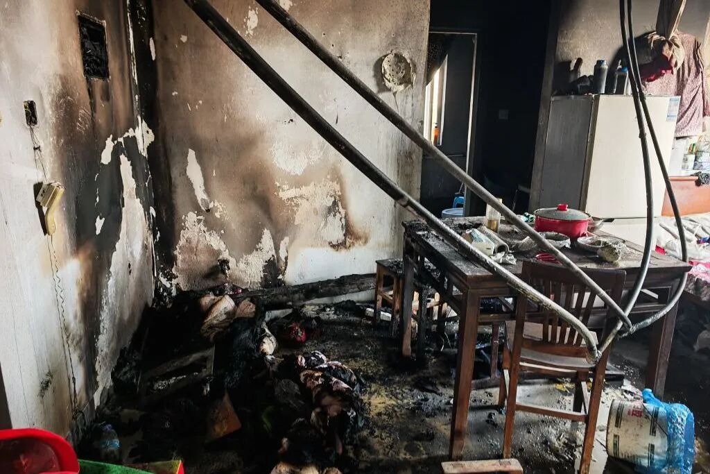 电饭煲通电一整夜，第二天把房子烧了! 快回家自查！