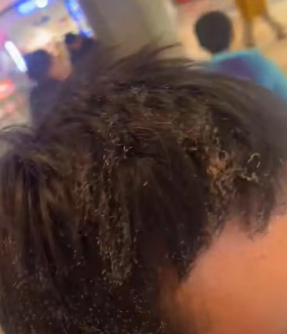 莆田一商场外突然起火，一分钟后……