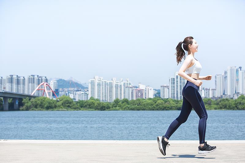 不累还能“暴击”内脏脂肪！这种运动方式让“懒人也能瘦”