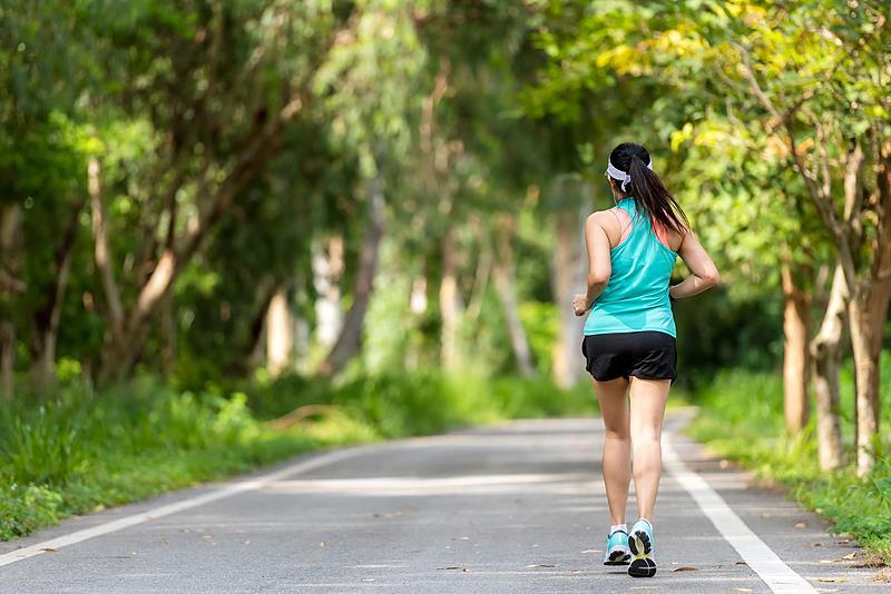 不累还能“暴击”内脏脂肪！这种运动方式让“懒人也能瘦”