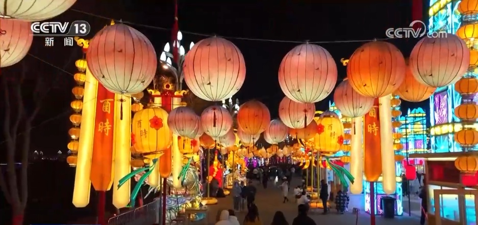 各地特色活动精彩纷呈 “非遗民俗+文旅消费”拉满节日氛围感