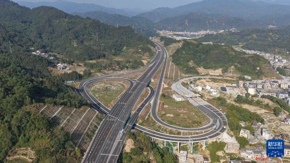 广东阳信高速正式通车