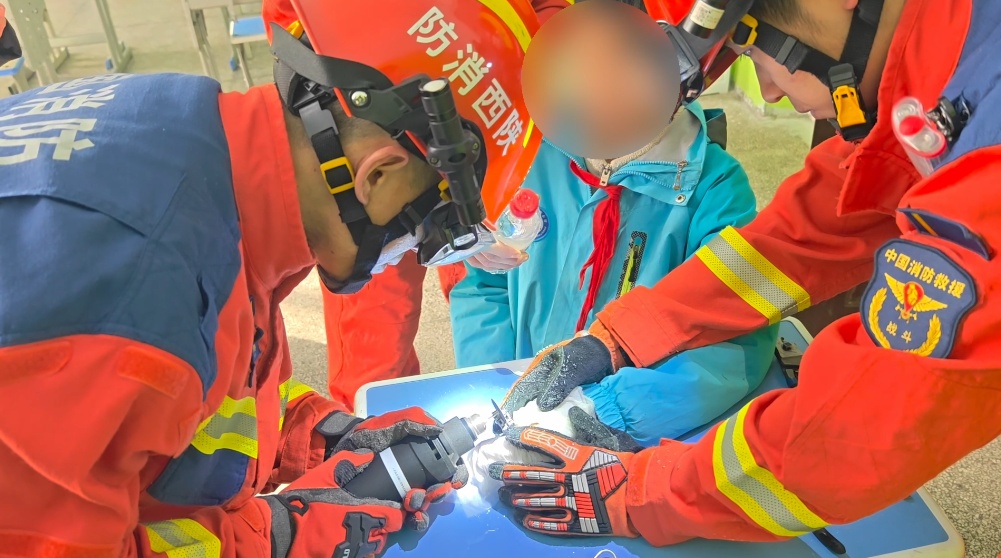 这种网红玩具，正在给孩子的手指、手腕“上刑”