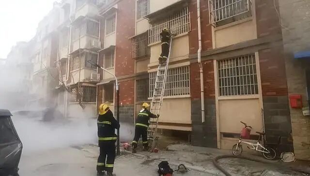 怒赞！平均9岁，她们仨救了一整栋楼！