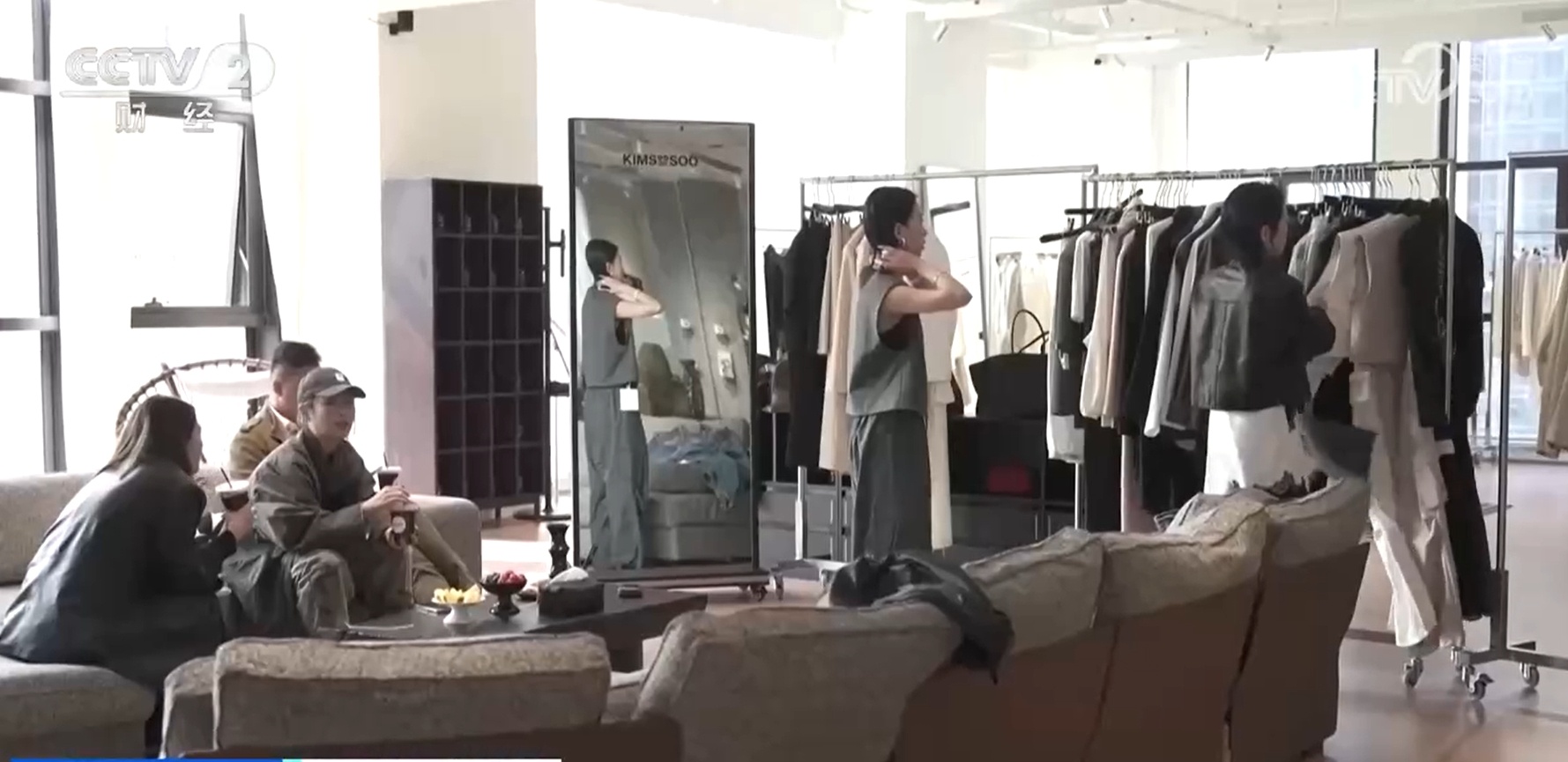 从文旅消费到衣食住行 从商超到大集 看各地节前消费市场红红火火