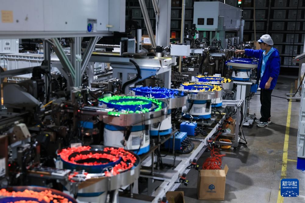 烧脑又好玩 智能益智玩具迎来“春天”