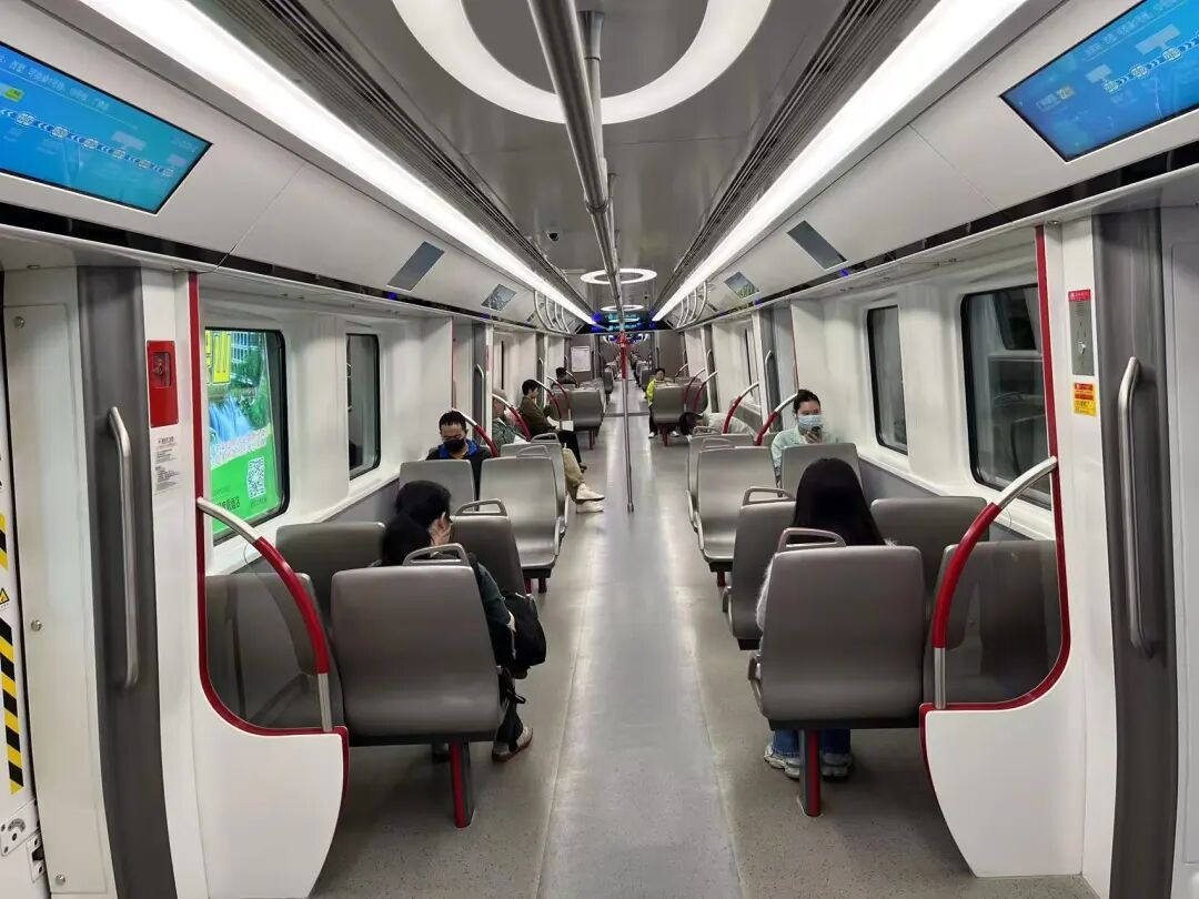 “大湾区最快地铁”开通！芳村上班族：可多睡半小时再出发，未来将直达广州火车站、广州白云站、白云机场等