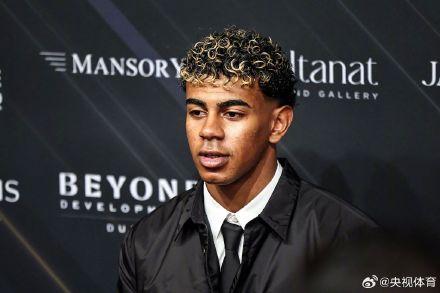 C罗连续三年获环足奖