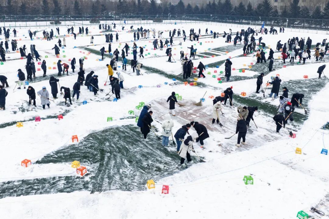学校操场上，出现了“福建舰”&nbsp;