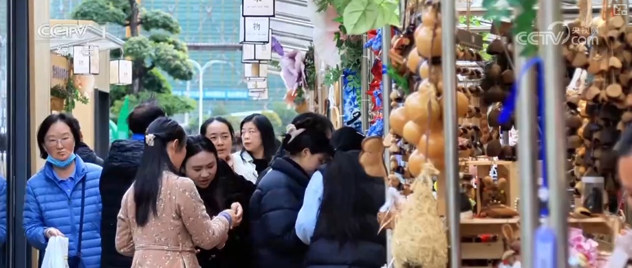 “南花北运”锁鲜达 辞旧迎新活力十足 “鲜花+”变身消费“新宠”激活经济新引擎