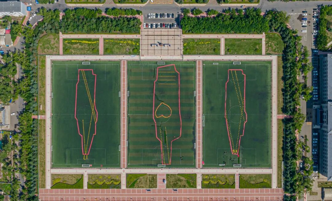千余坐标、厘米级定位,“福建舰”现身学校操场! 千余坐标、厘米级定位,“福建舰”现身学校操场!