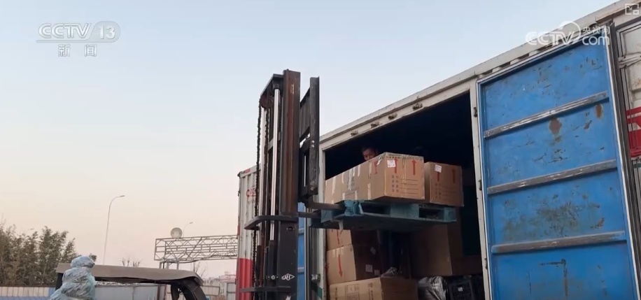 “鸿运当头”“幸福到来”鲜切花供销两旺 美丽经济“红火”出海开辟大市场