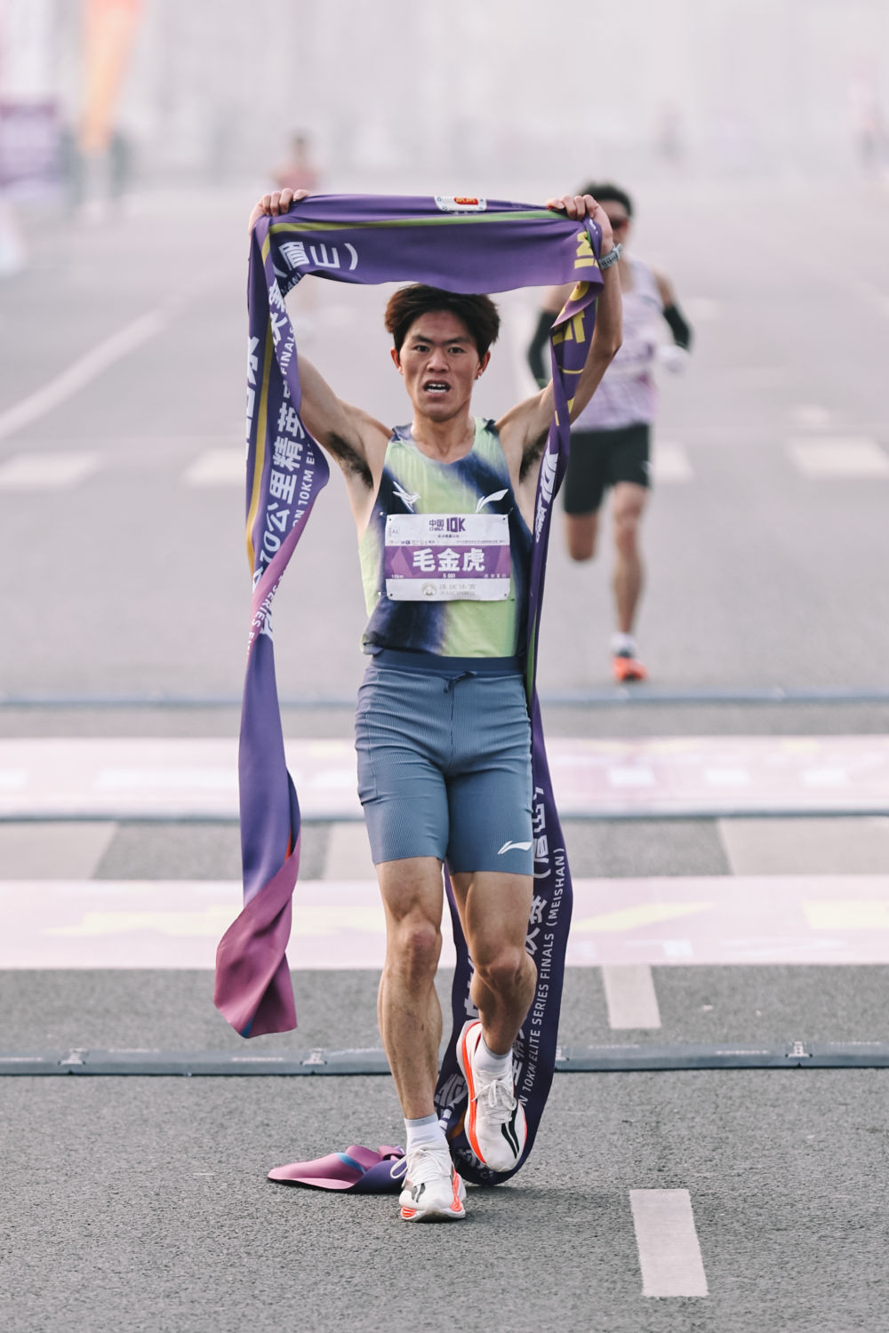 张德顺刷新中国女子10公里路跑最好成绩