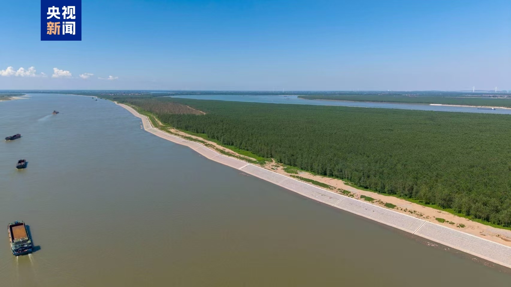 5000吨级船舶可常年直达重庆 长江干线武汉至重庆4.5米水深航道贯通