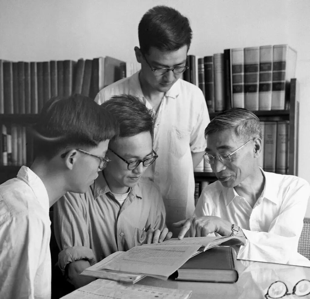 他用一生践行“以身许国”!飞机失事时用身体护住重要技术资料 他用一生践行“以身许国”!飞机失事时用身体护住重要技术资料