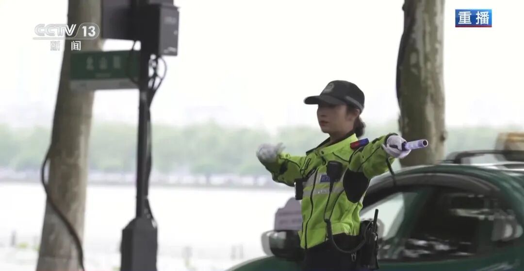 “兔子警官”李语蔚，回应质疑