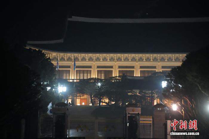 韩媒：韩国总统李在明在青瓦台正式开始办公