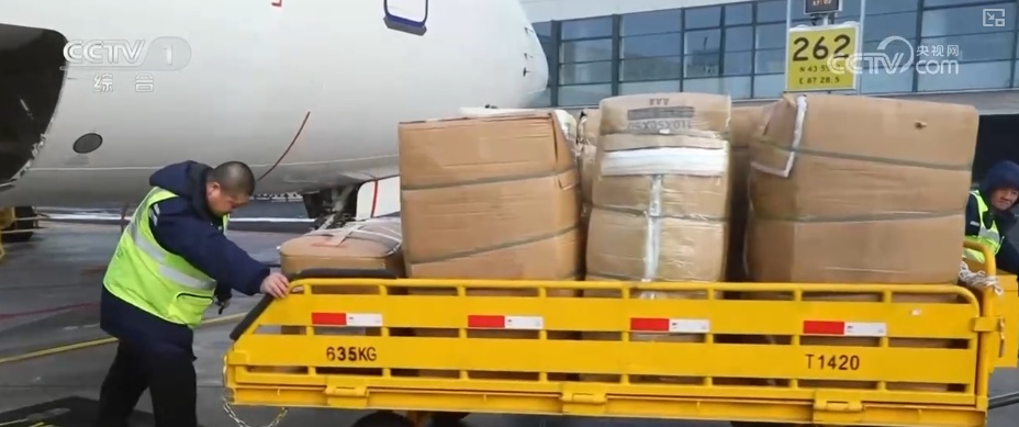 “南花北运”锁鲜达 辞旧迎新活力十足 “鲜花+”变身消费“新宠”激活经济新引擎