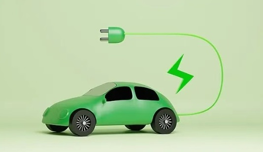 新能源车高速上电量耗尽 2人下车推行被撞身亡 交通安全提醒→