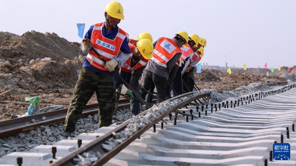 从“一条线”到“一张网”——西部陆海新通道建设8年回眸 从“一条线”到“一张网”——西部陆海新通道建设8年回眸