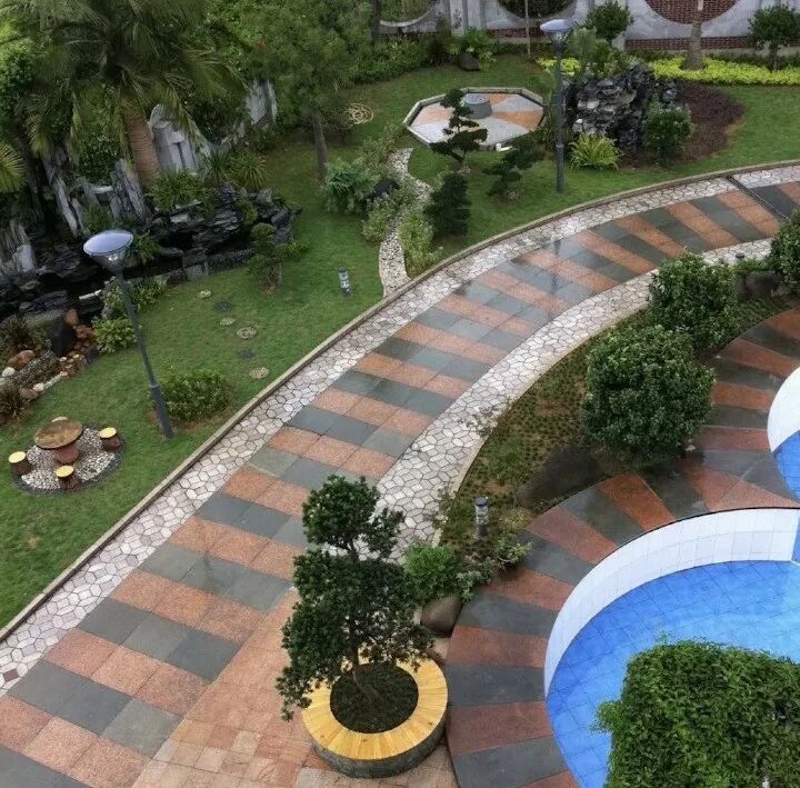 男子别墅竟被邻居强占，警方介入后对方仍多次潜入转移物品